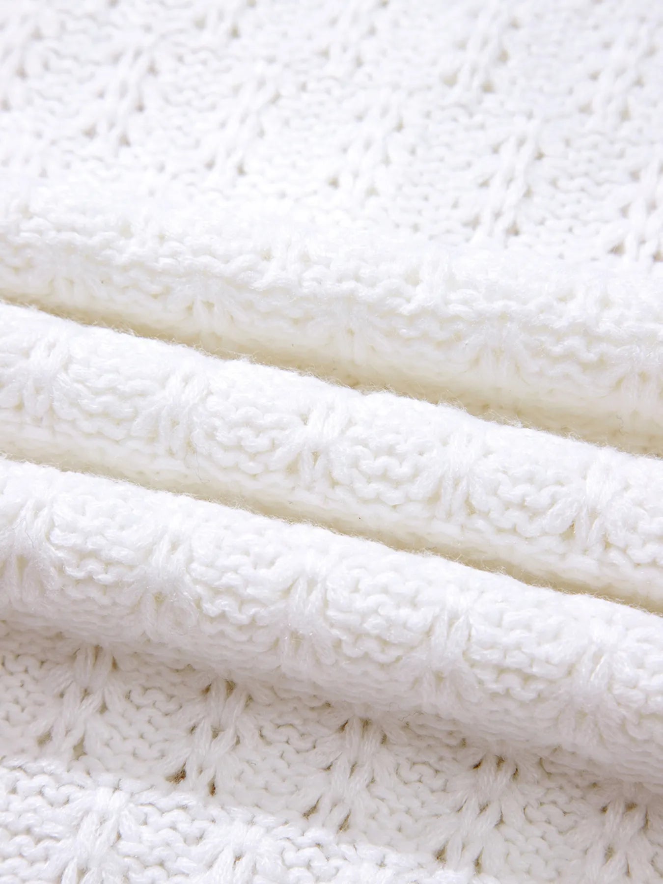 White Oversized Cable Knit V-Neck Sweater Sweaters AwRans Premium fde0e19154f94fad8169c957d43a2fbd-Max-Origin